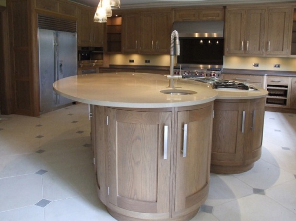 Family kitchen in Leeds | Kidney shaped island | Interior Designers